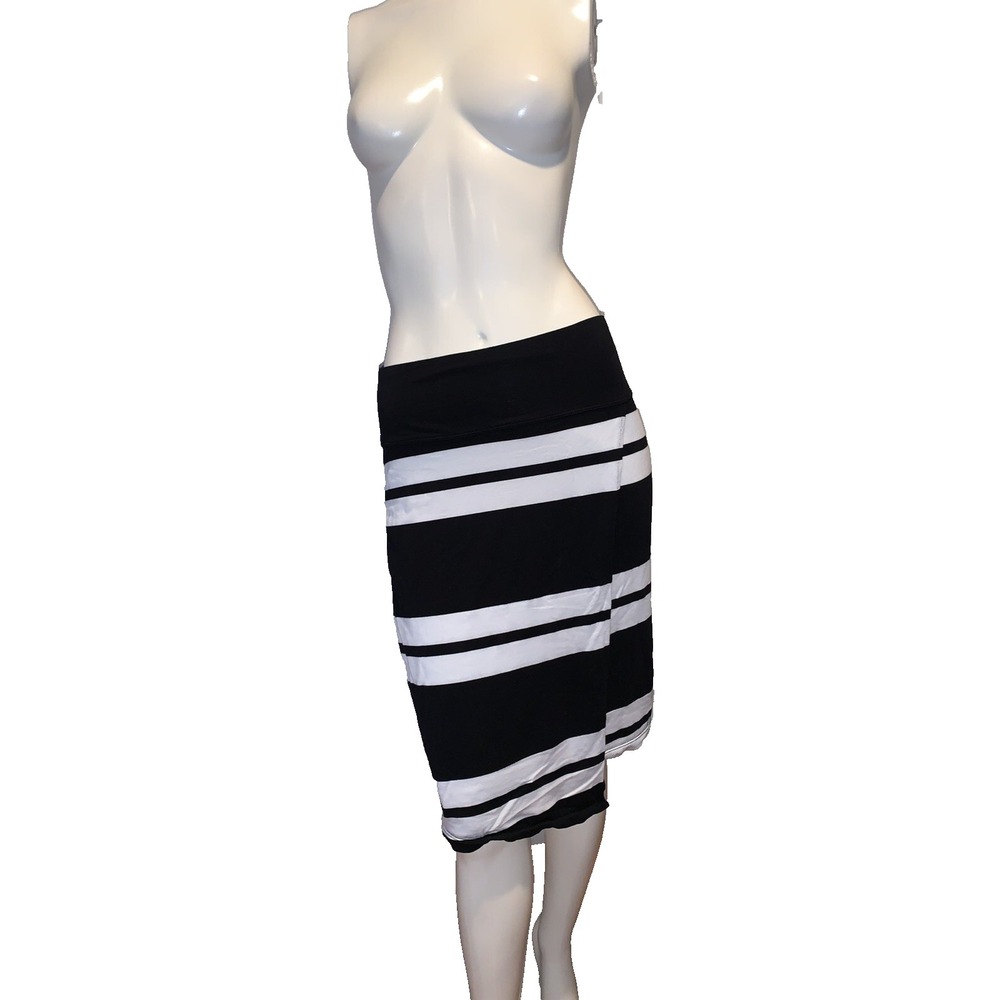 ATHLETA Women's Black White Zamora Striped Skirt Faux Wrap SMALL‎ Stretch Knit